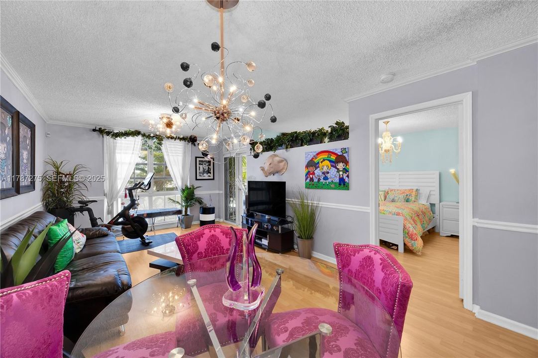 For Sale: $389,000 (1 beds, 1 baths, 620 Square Feet)