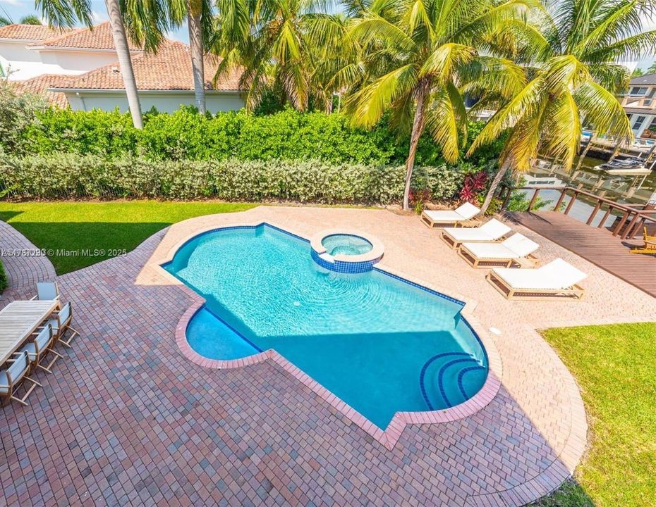 For Sale: $4,950,000 (6 beds, 5 baths, 4479 Square Feet)