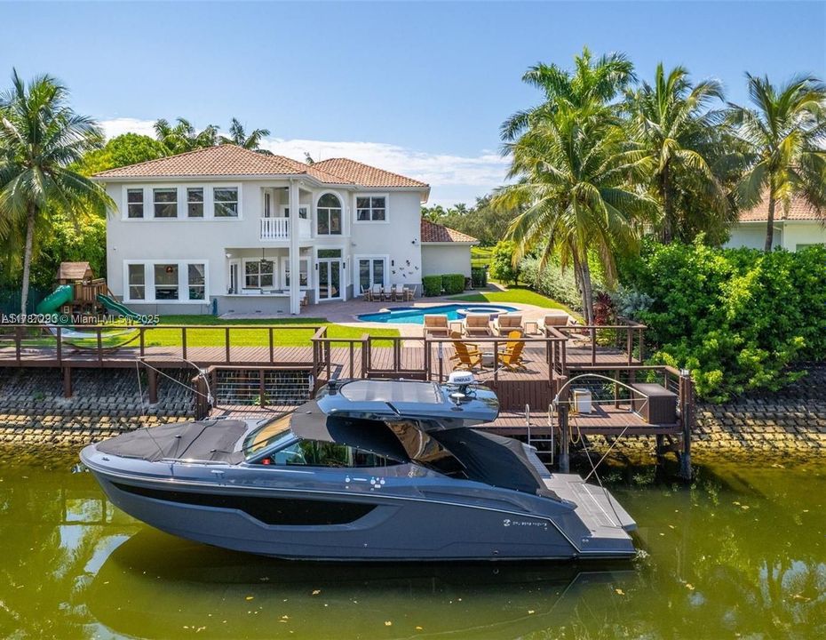 For Sale: $4,950,000 (6 beds, 5 baths, 4479 Square Feet)