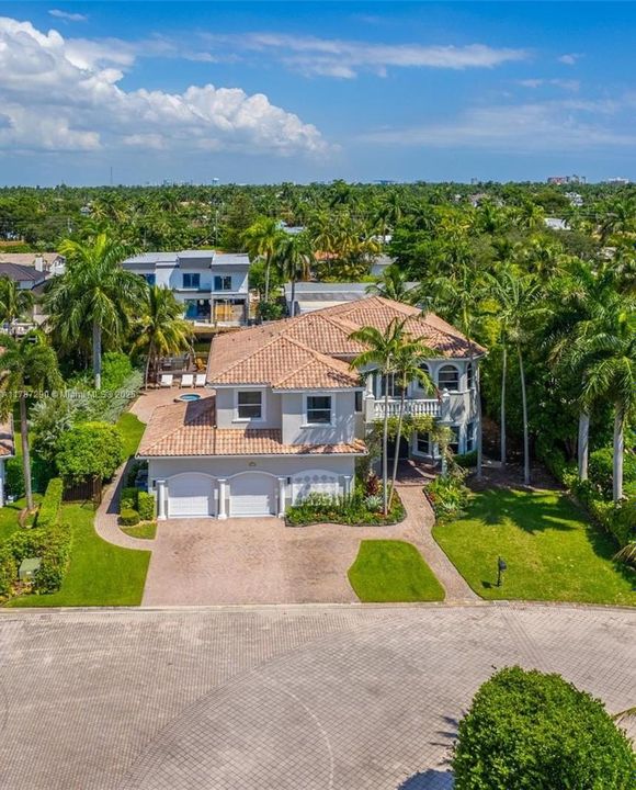 For Sale: $4,950,000 (6 beds, 5 baths, 4479 Square Feet)