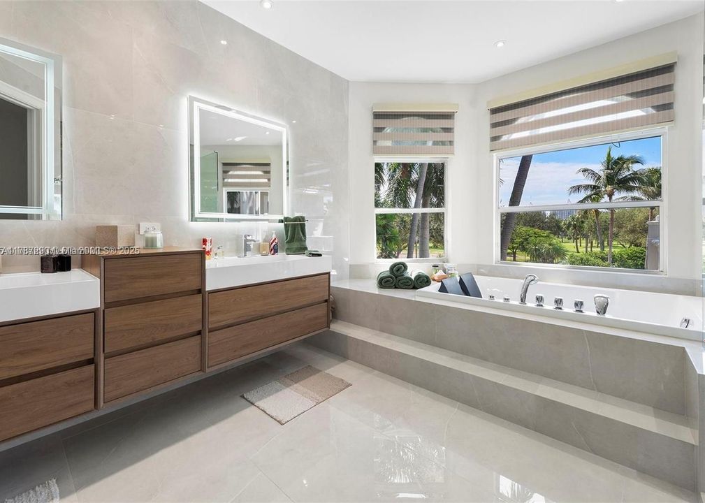 For Sale: $4,950,000 (6 beds, 5 baths, 4479 Square Feet)