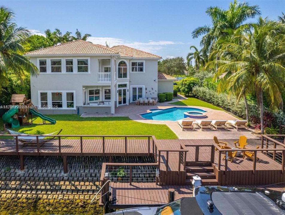For Sale: $4,950,000 (6 beds, 5 baths, 4479 Square Feet)