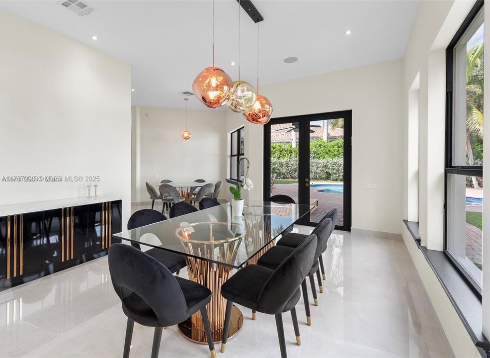 For Sale: $4,950,000 (6 beds, 5 baths, 4479 Square Feet)