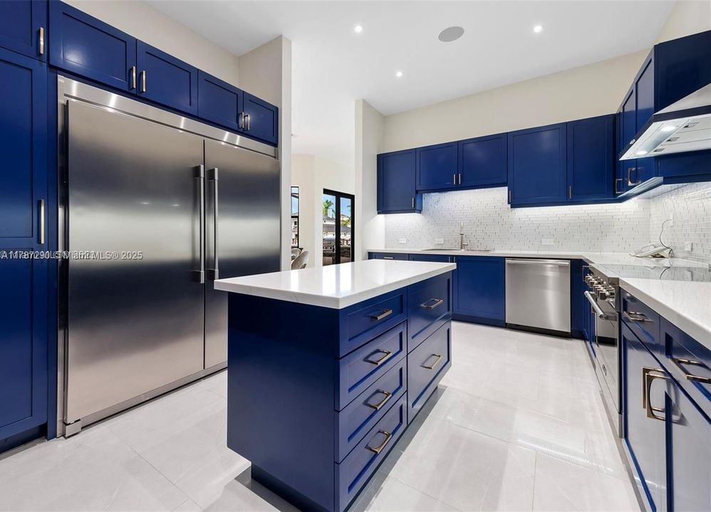 For Sale: $4,950,000 (6 beds, 5 baths, 4479 Square Feet)