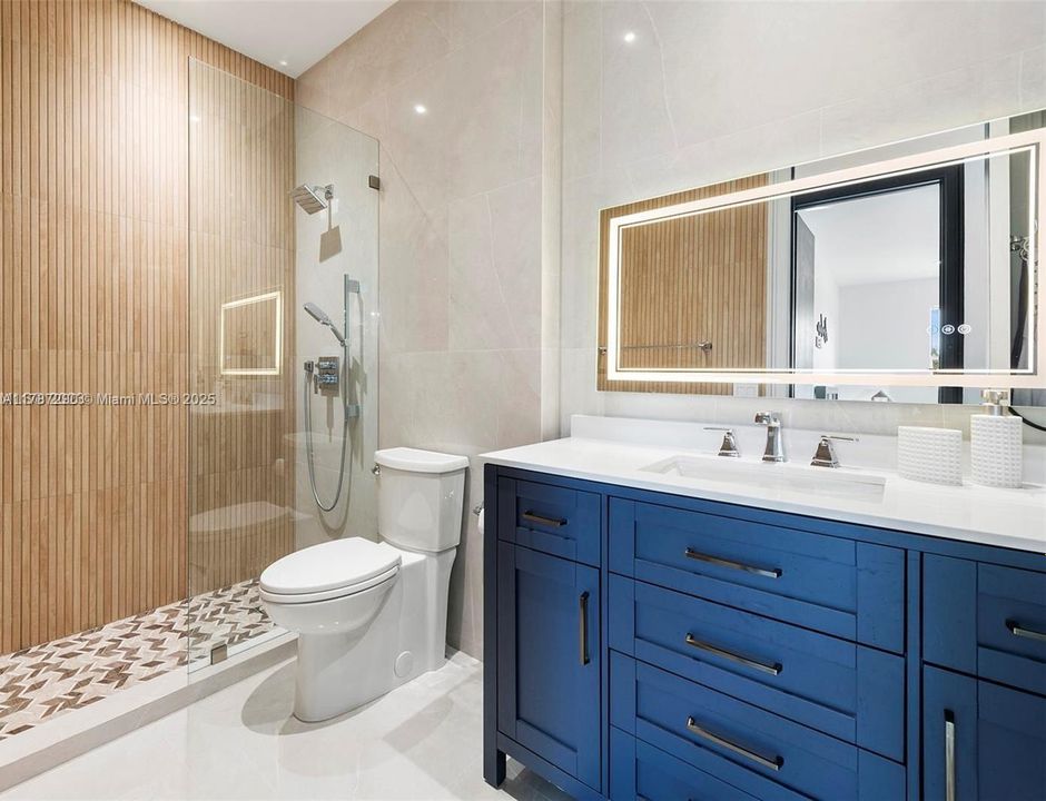 For Sale: $4,950,000 (6 beds, 5 baths, 4479 Square Feet)