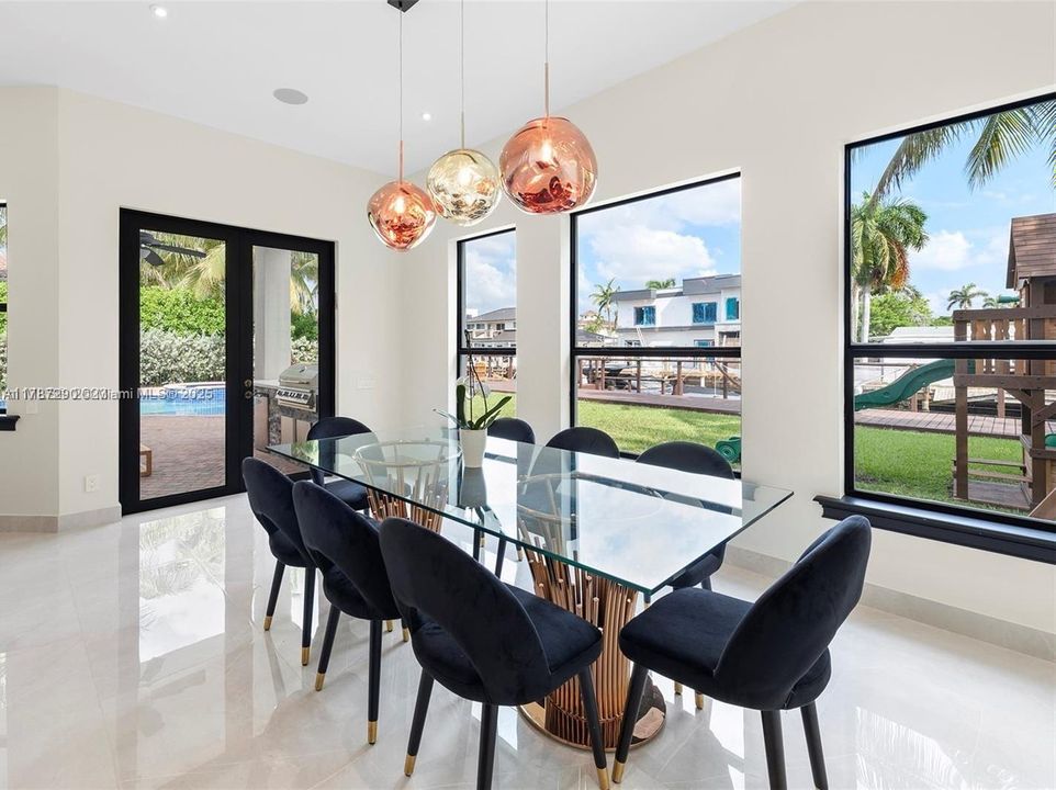 For Sale: $4,950,000 (6 beds, 5 baths, 4479 Square Feet)
