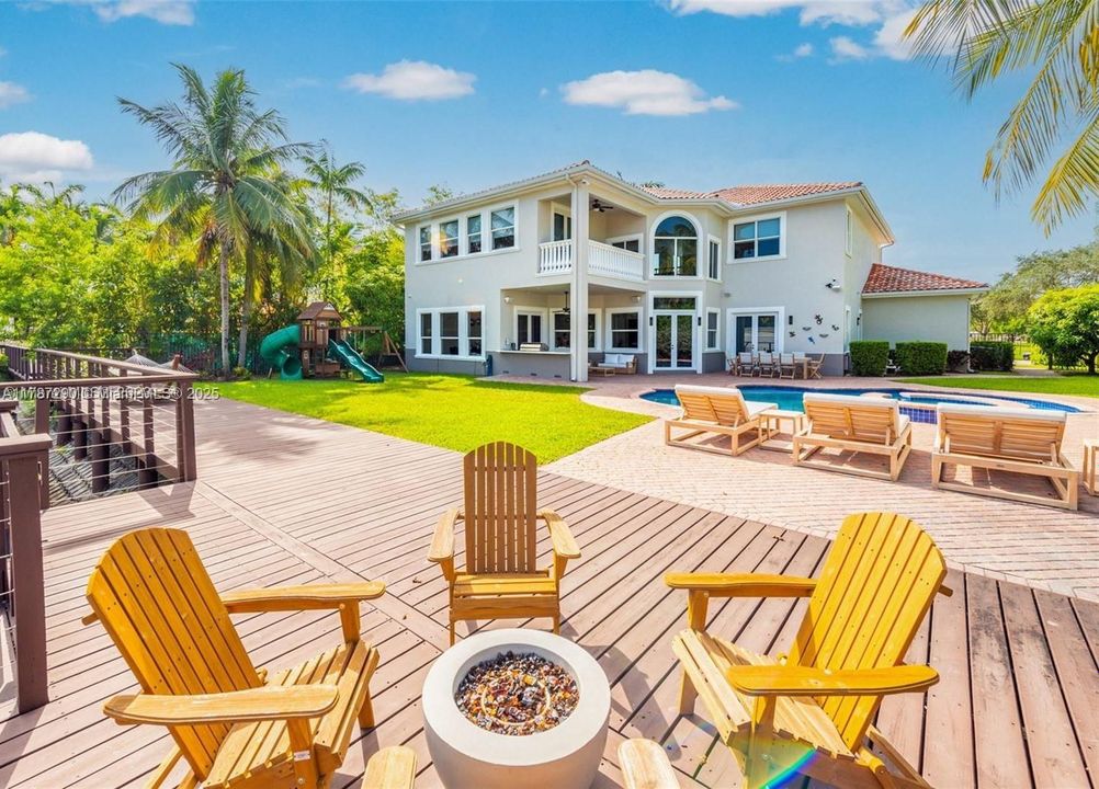 For Sale: $4,950,000 (6 beds, 5 baths, 4479 Square Feet)