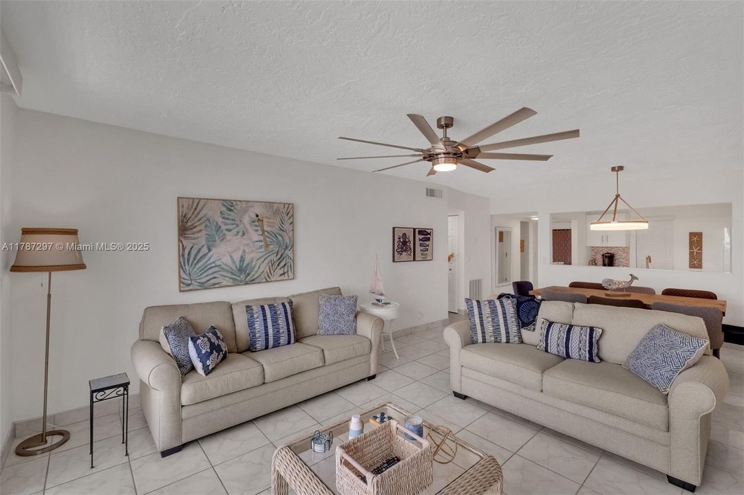 Recently Sold: $159,900 (2 beds, 2 baths, 1010 Square Feet)