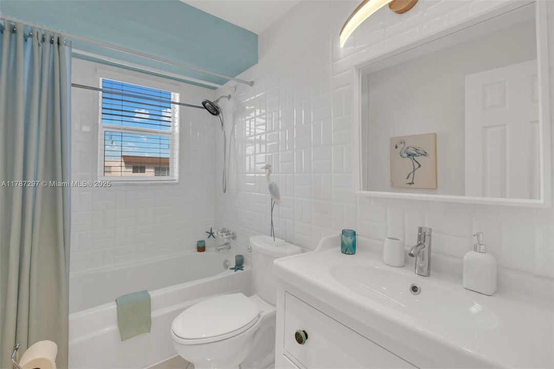 Recently Sold: $159,900 (2 beds, 2 baths, 1010 Square Feet)