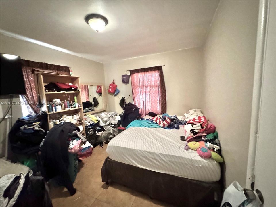 For Sale: $550,000 (4 beds, 3 baths, 1768 Square Feet)