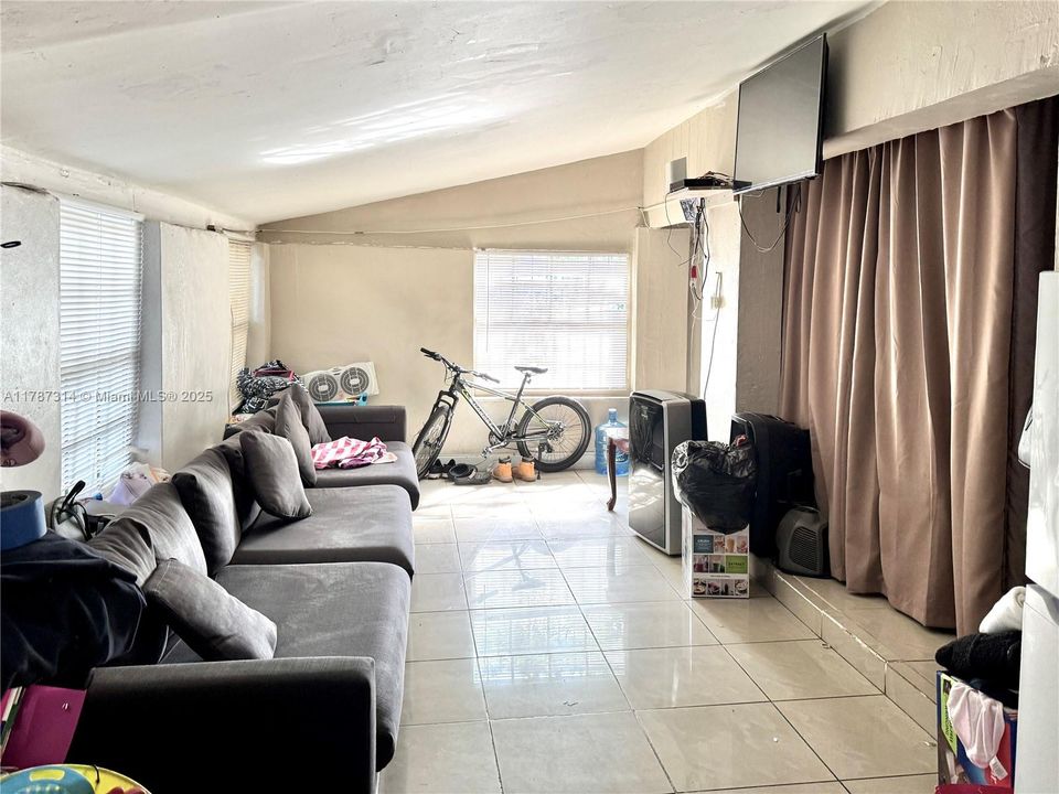 For Sale: $550,000 (4 beds, 3 baths, 1768 Square Feet)