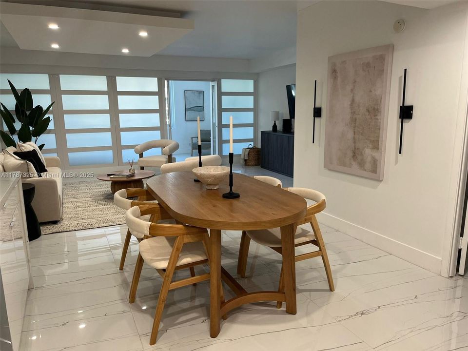 For Sale: $800,000 (1 beds, 1 baths, 760 Square Feet)