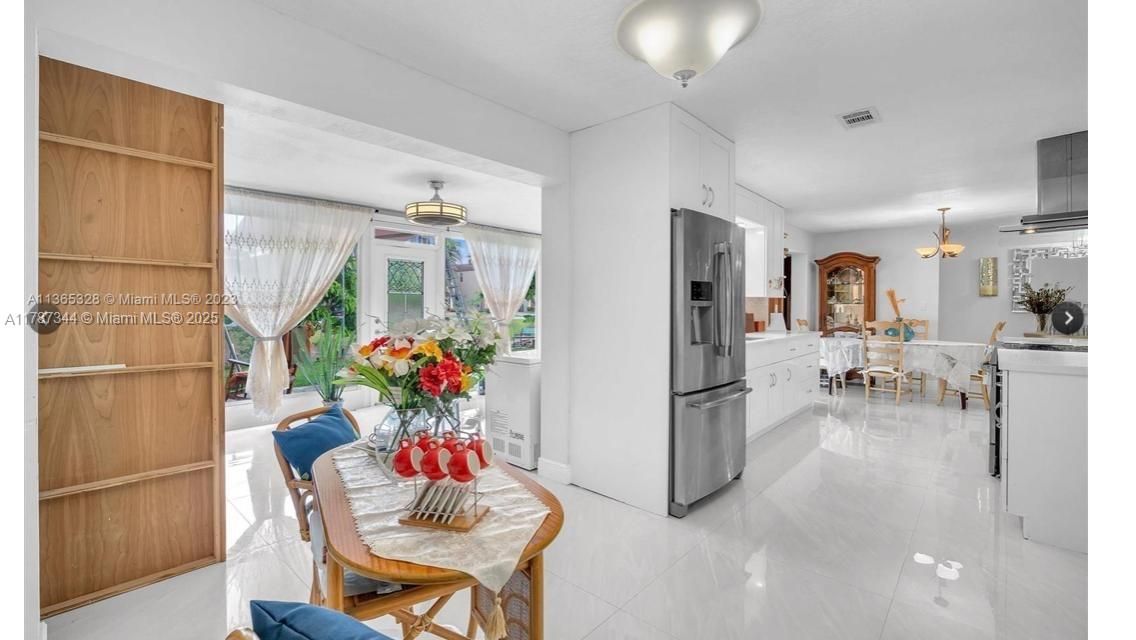 En Venta: $440,000 (2 camas, 2 baños, 1249 Pies cuadrados)