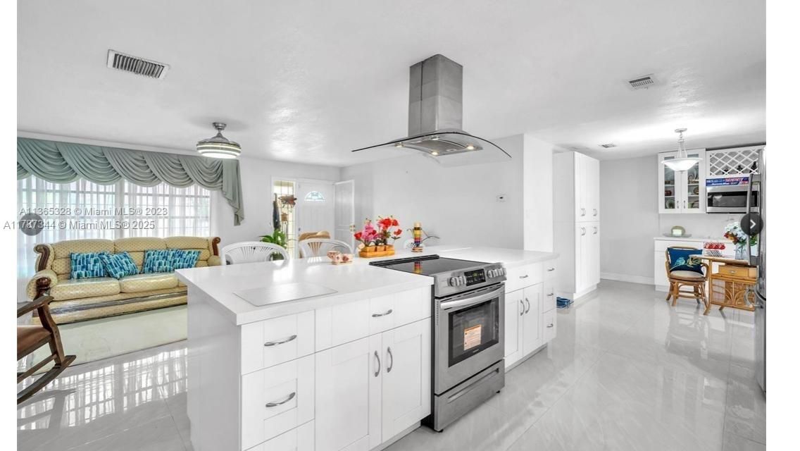 En Venta: $440,000 (2 camas, 2 baños, 1249 Pies cuadrados)