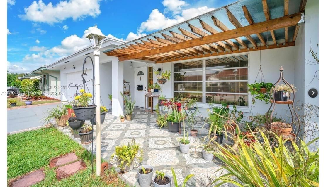 En Venta: $440,000 (2 camas, 2 baños, 1249 Pies cuadrados)