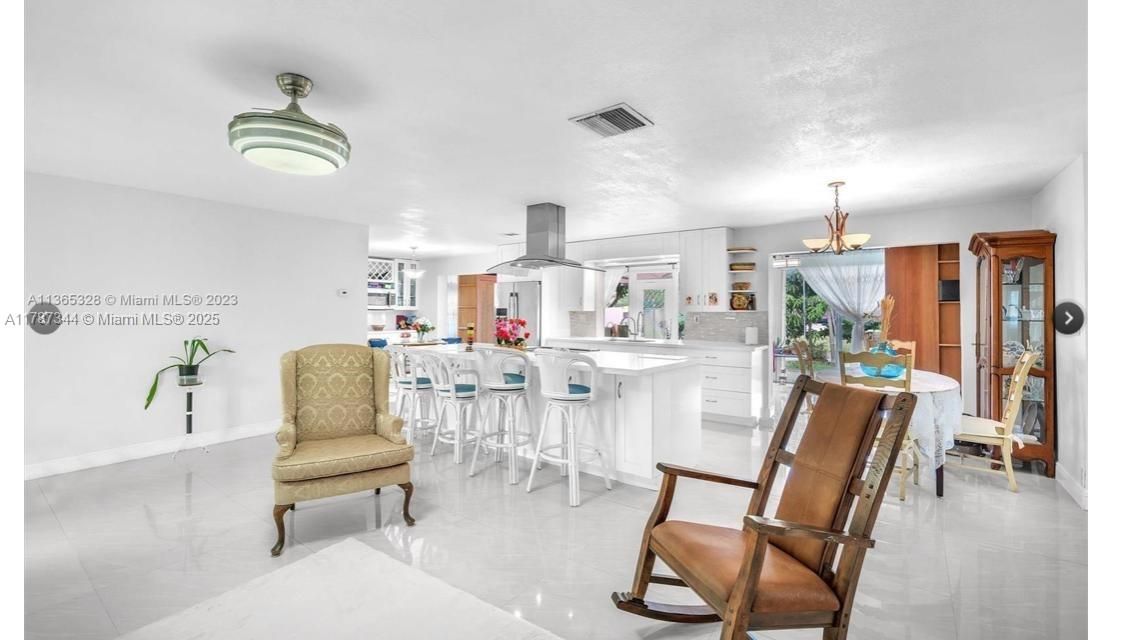 En Venta: $440,000 (2 camas, 2 baños, 1249 Pies cuadrados)