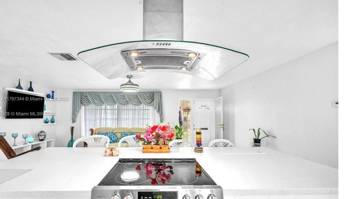 En Venta: $440,000 (2 camas, 2 baños, 1249 Pies cuadrados)