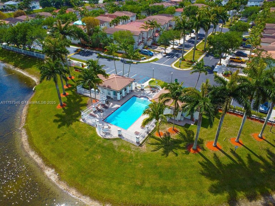 Недавно арендовано: $3,400 (3 спален, 2 ванн, 1739 Квадратных фут)