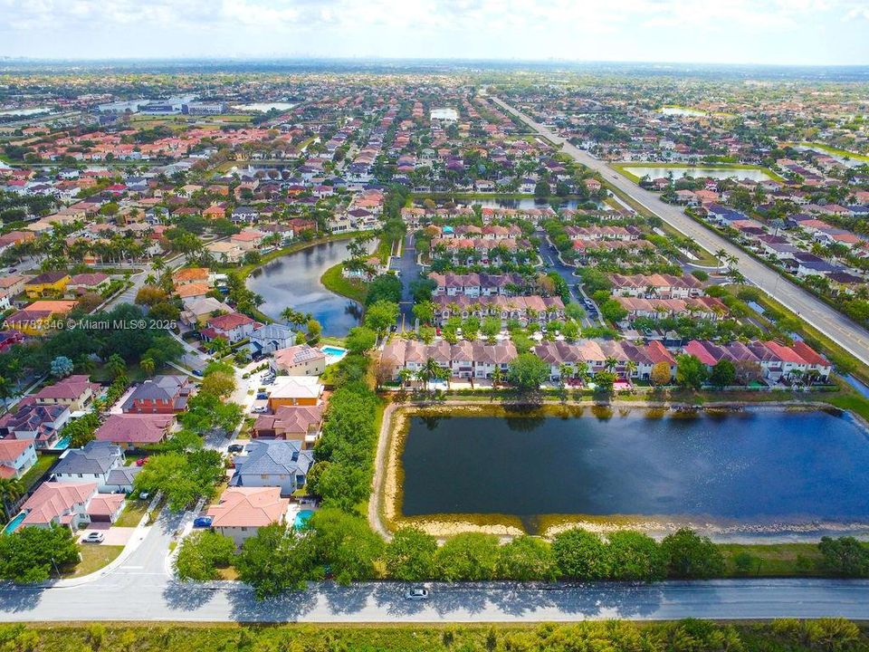 Недавно арендовано: $3,400 (3 спален, 2 ванн, 1739 Квадратных фут)