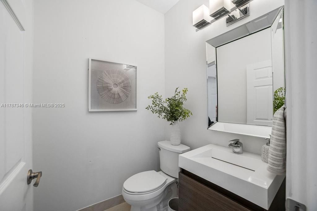 Недавно арендовано: $3,400 (3 спален, 2 ванн, 1739 Квадратных фут)