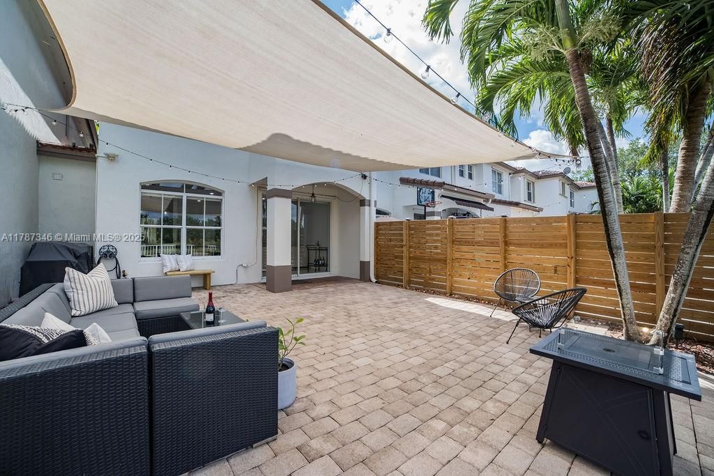 Недавно арендовано: $3,400 (3 спален, 2 ванн, 1739 Квадратных фут)