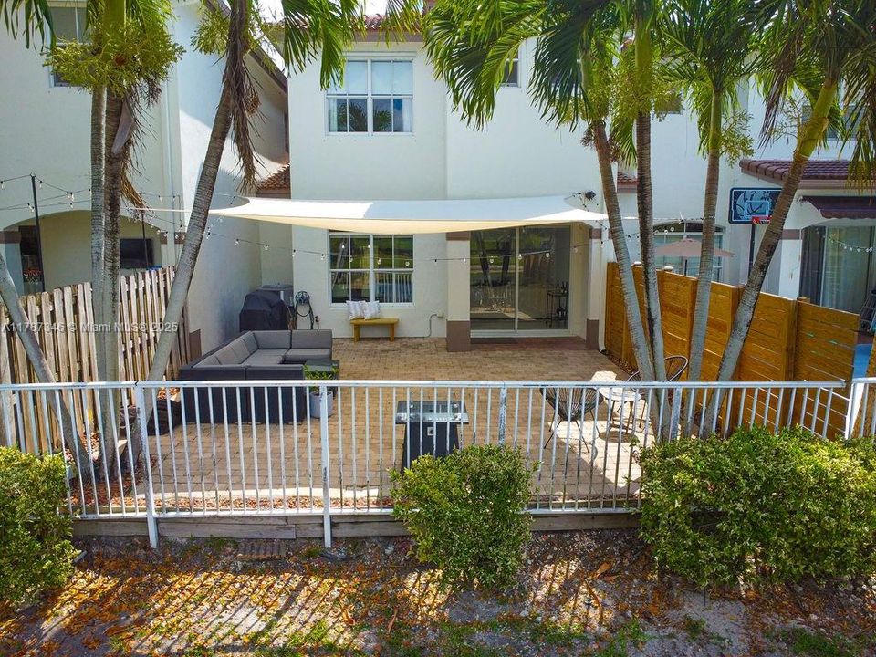 Недавно арендовано: $3,400 (3 спален, 2 ванн, 1739 Квадратных фут)