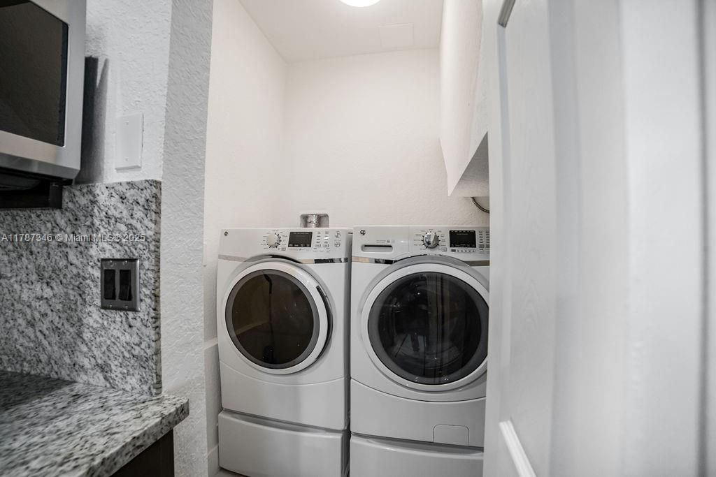 Недавно арендовано: $3,400 (3 спален, 2 ванн, 1739 Квадратных фут)