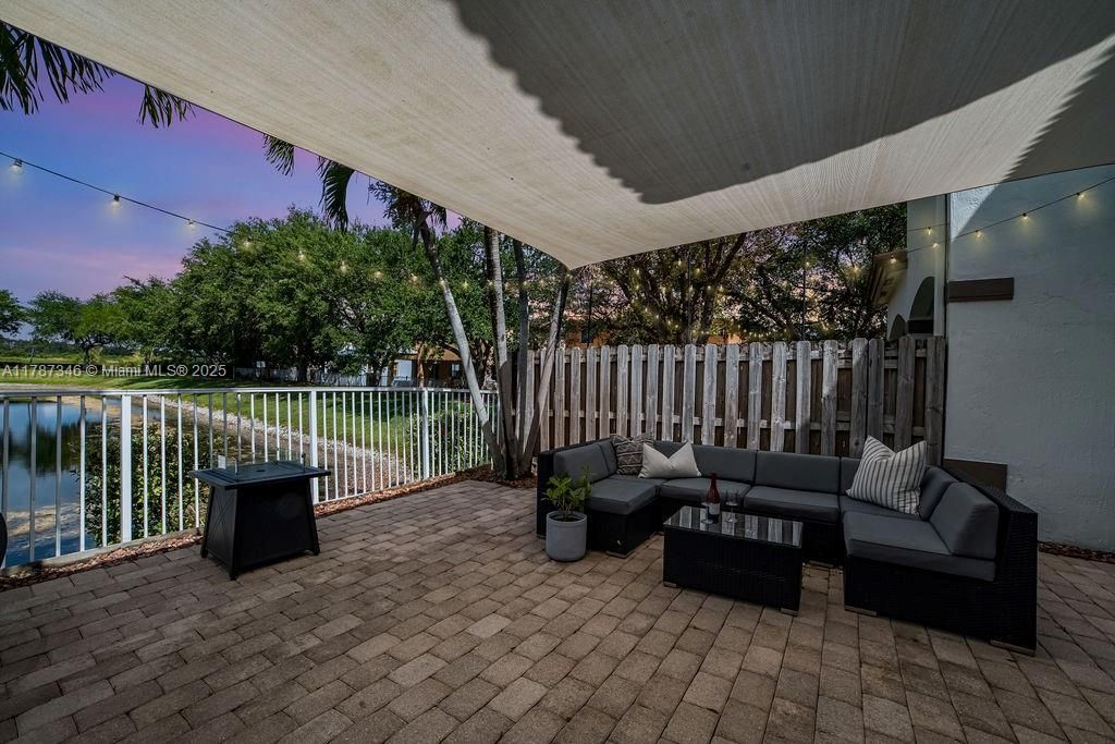 Недавно арендовано: $3,400 (3 спален, 2 ванн, 1739 Квадратных фут)