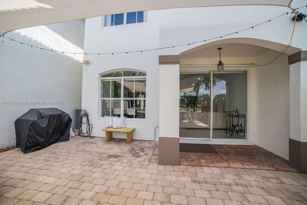 Недавно арендовано: $3,400 (3 спален, 2 ванн, 1739 Квадратных фут)