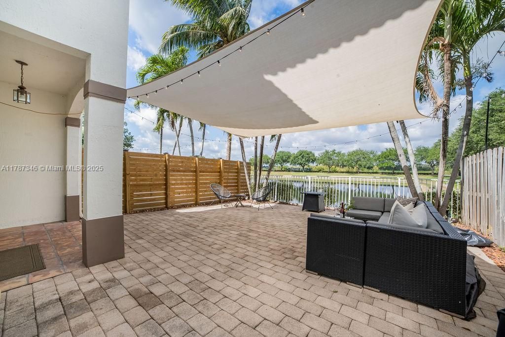 Недавно арендовано: $3,400 (3 спален, 2 ванн, 1739 Квадратных фут)