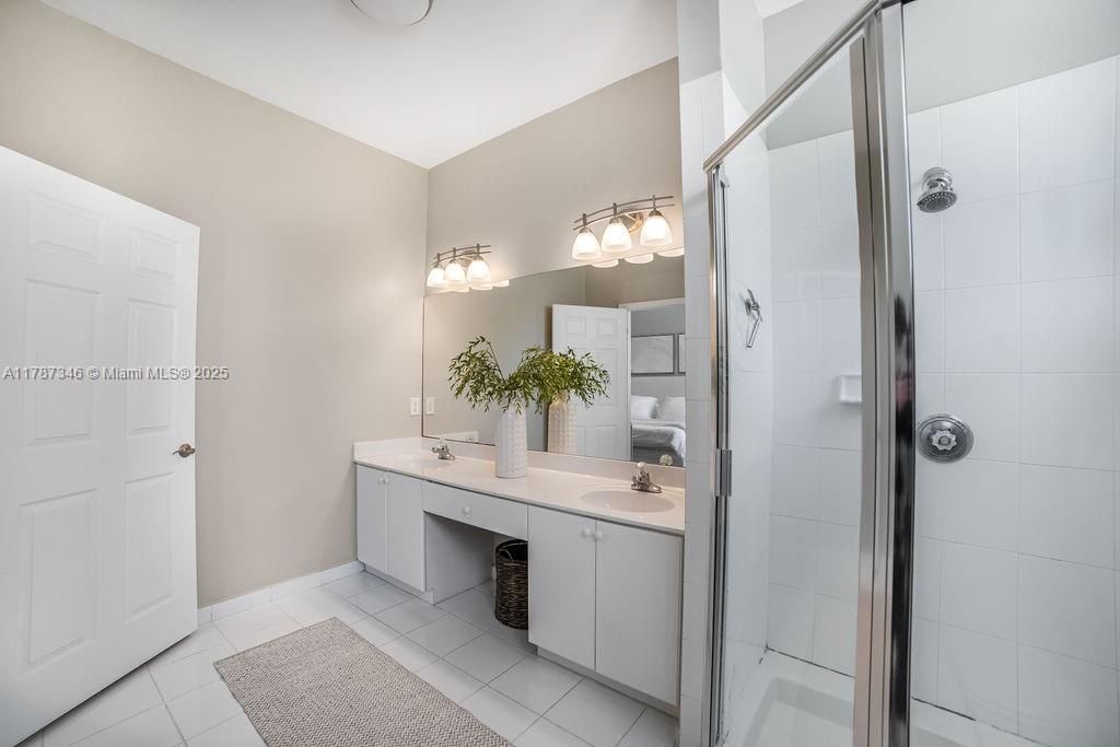 Недавно арендовано: $3,400 (3 спален, 2 ванн, 1739 Квадратных фут)