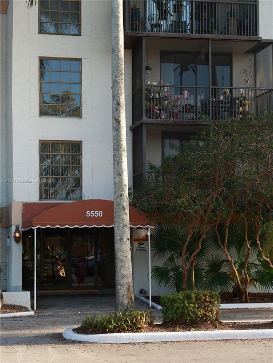 出租: $2,200 (2 贝兹, 2 浴室, 1290 平方英尺)