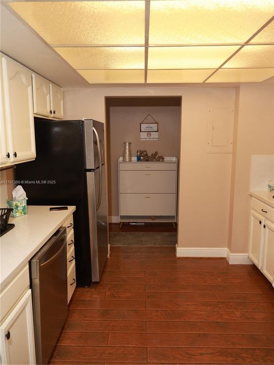 出租: $2,200 (2 贝兹, 2 浴室, 1290 平方英尺)