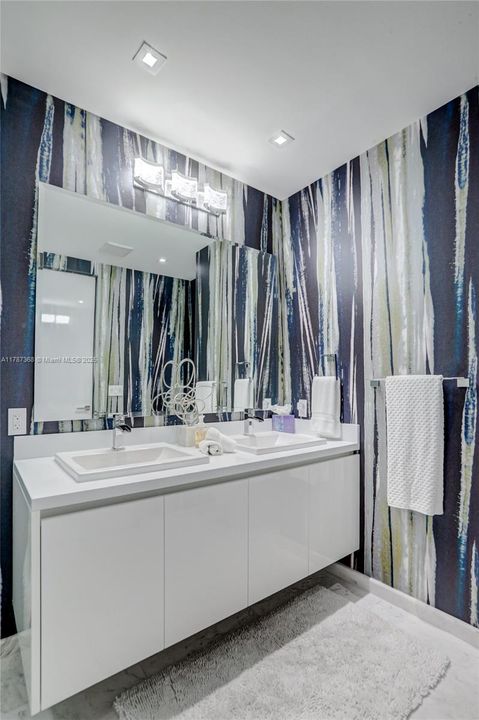 For Sale: $2,399,000 (3 beds, 3 baths, 2419 Square Feet)