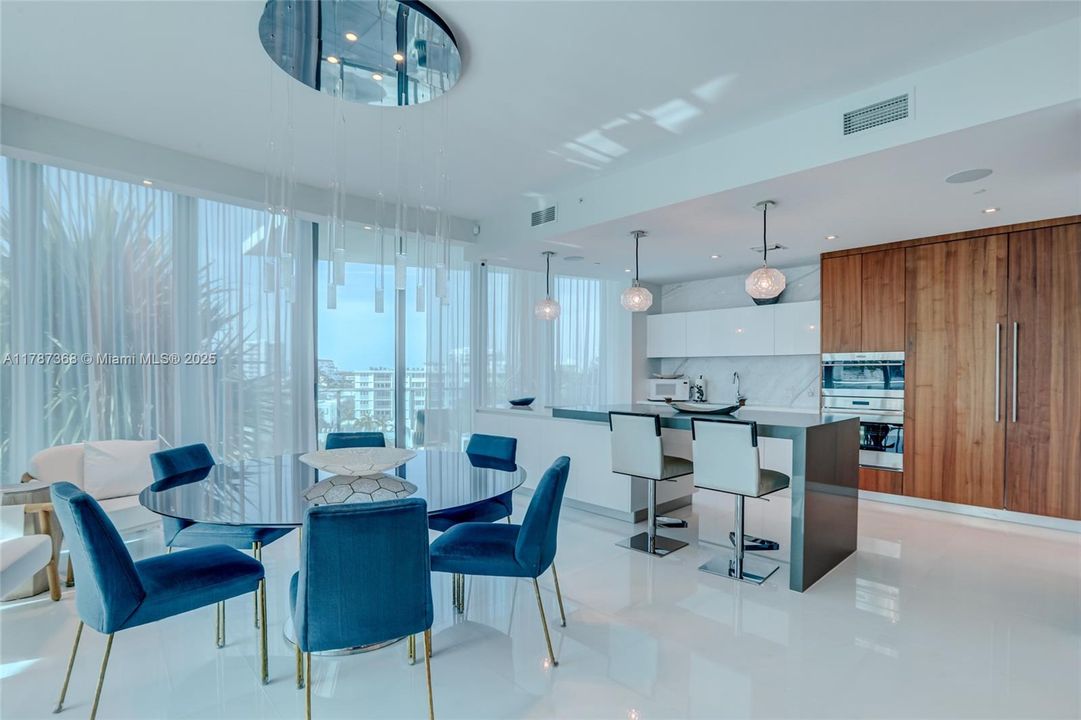 For Sale: $2,399,000 (3 beds, 3 baths, 2419 Square Feet)