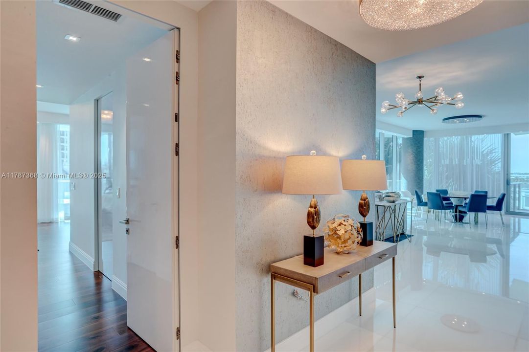 For Sale: $2,399,000 (3 beds, 3 baths, 2419 Square Feet)