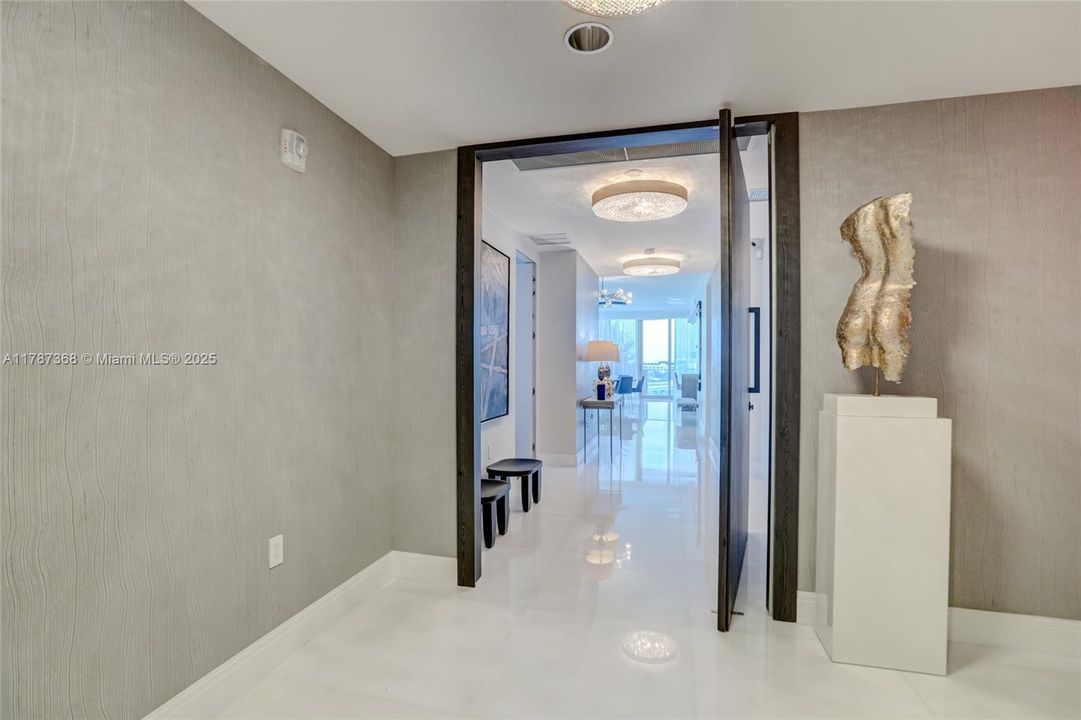 For Sale: $2,399,000 (3 beds, 3 baths, 2419 Square Feet)