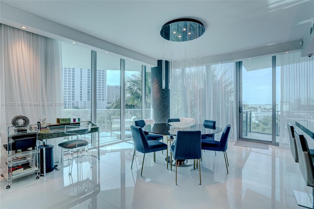 For Sale: $2,399,000 (3 beds, 3 baths, 2419 Square Feet)