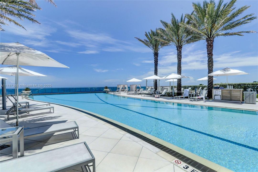For Sale: $2,399,000 (3 beds, 3 baths, 2419 Square Feet)