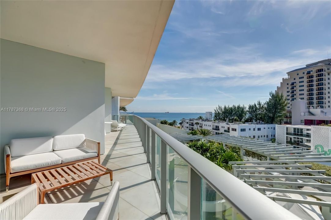 For Sale: $2,399,000 (3 beds, 3 baths, 2419 Square Feet)