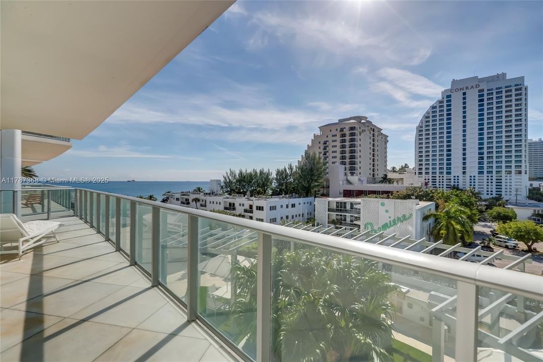 For Sale: $2,399,000 (3 beds, 3 baths, 2419 Square Feet)