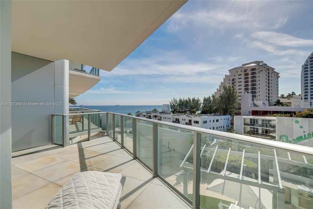 For Sale: $2,399,000 (3 beds, 3 baths, 2419 Square Feet)