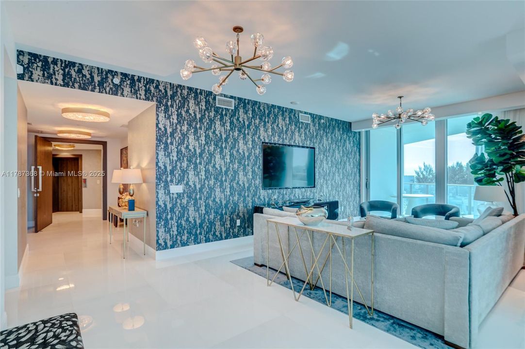 For Sale: $2,399,000 (3 beds, 3 baths, 2419 Square Feet)