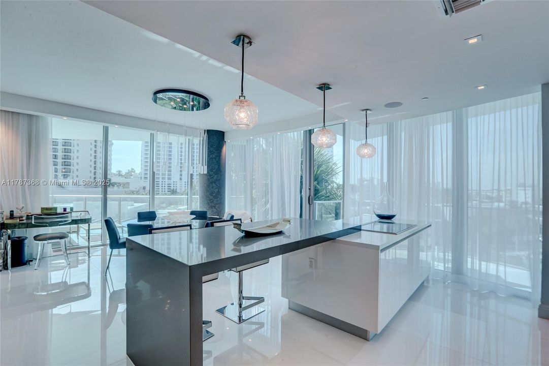 For Sale: $2,399,000 (3 beds, 3 baths, 2419 Square Feet)