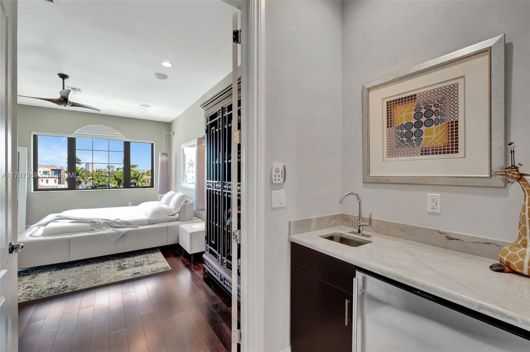 Wet bar in Primary Suite
