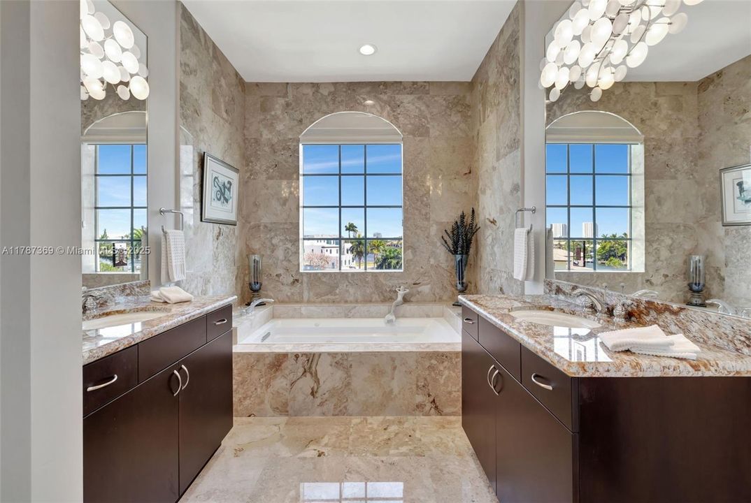 Recently Sold: $1,870,000 (4 beds, 2 baths, 4041 Square Feet)