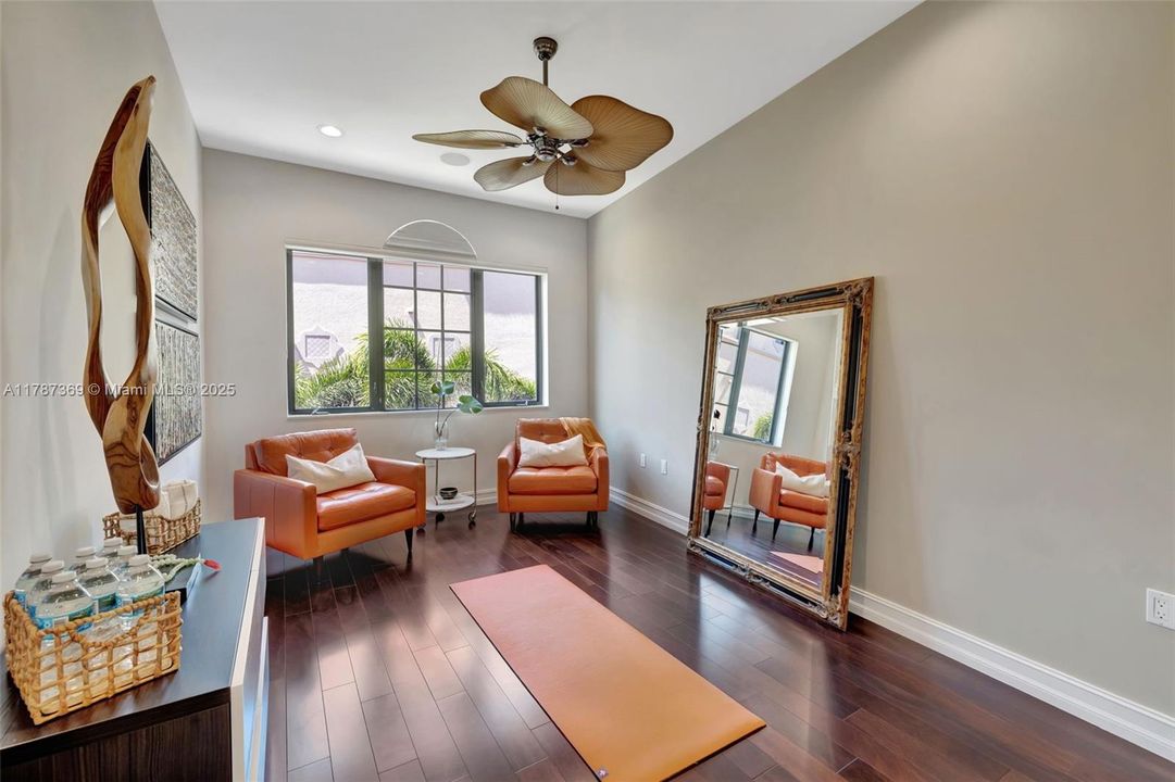 3rd floor : 2nd bedroom