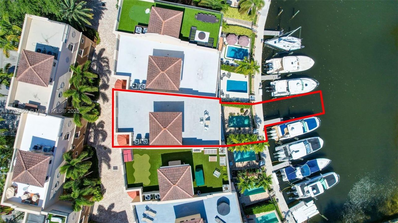 Recently Sold: $1,870,000 (4 beds, 2 baths, 4041 Square Feet)