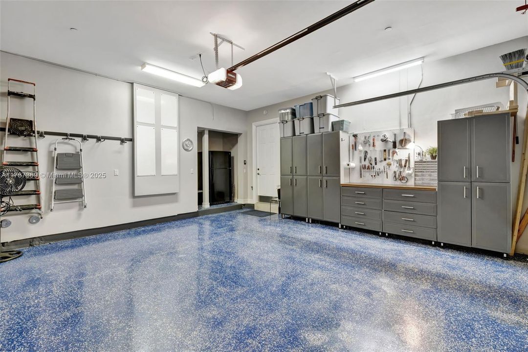 Recently Sold: $1,870,000 (4 beds, 2 baths, 4041 Square Feet)