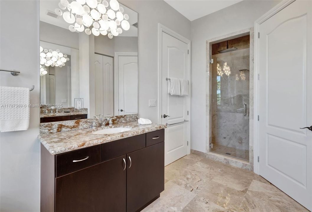 Recently Sold: $1,870,000 (4 beds, 2 baths, 4041 Square Feet)